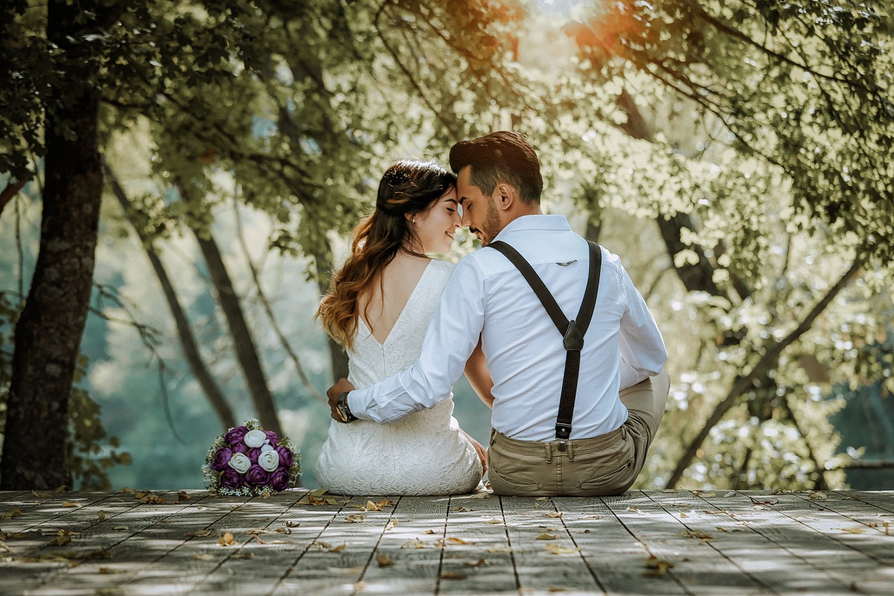 Más que una banda: desvelando el mundo de los anillos de boda para hombres